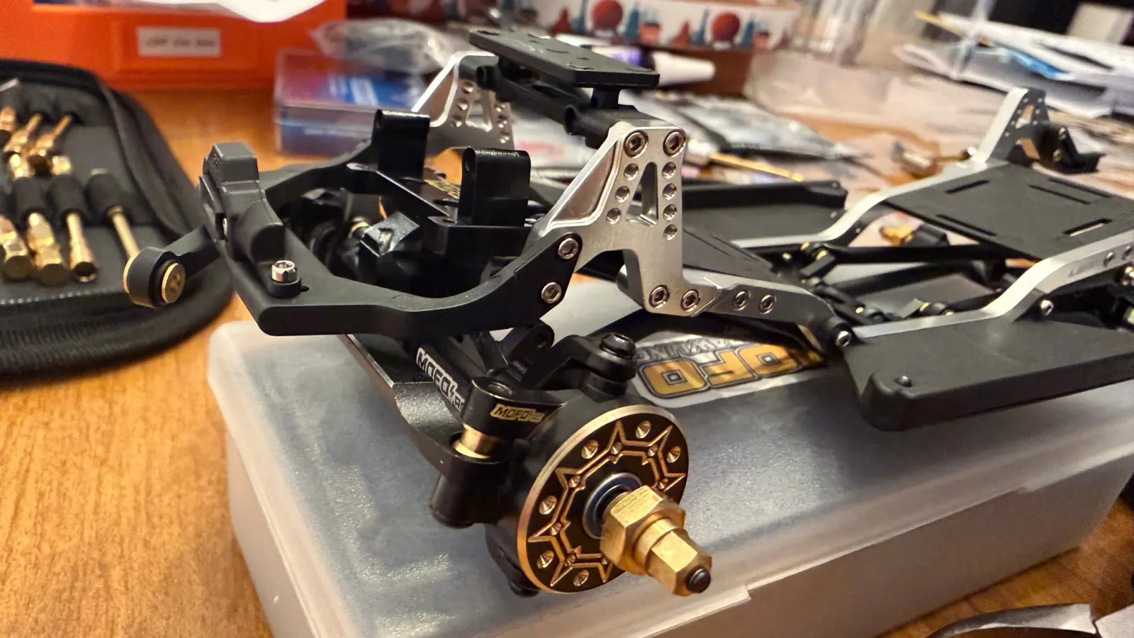 Brass portal hub on an SCX24 axle