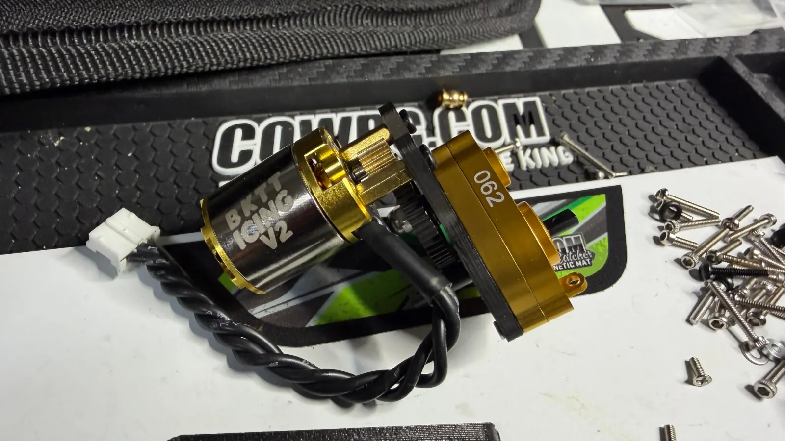 A brushless motor and gold transmission on the workbench